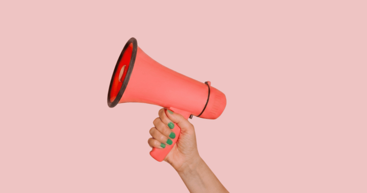Voix off publicité — un mégaphone symbolisant la prise de parole d'une marque